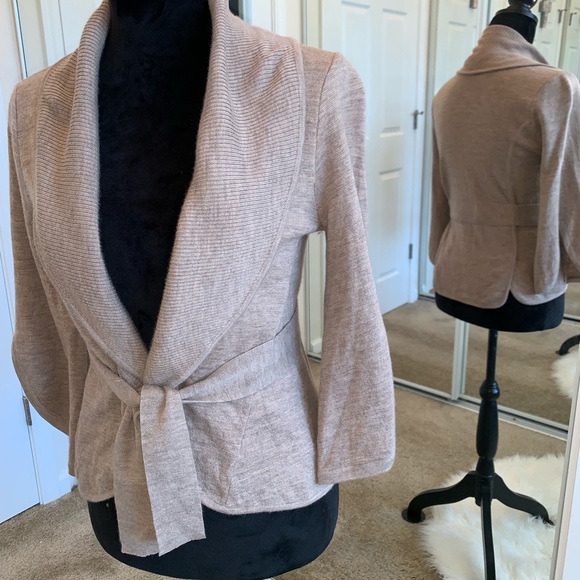 BCBG MAXAZARIA Tan 100% Warm Wool Soft Sweater XS - Picture 8 of 8